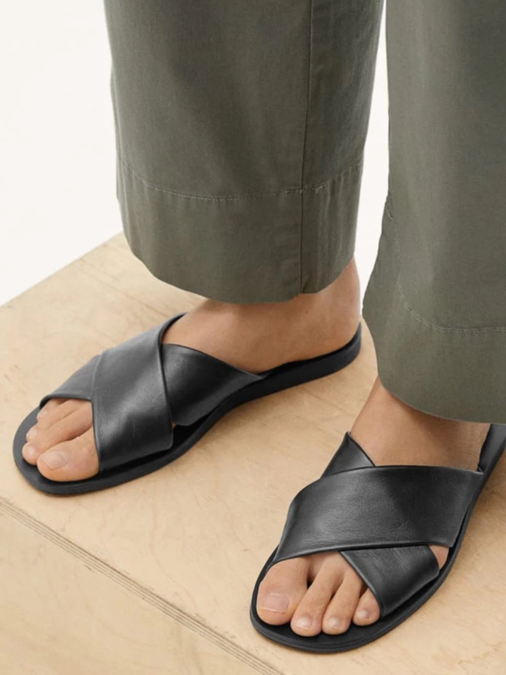 EVERLANE THE DAY CROSSOVER SANDAL